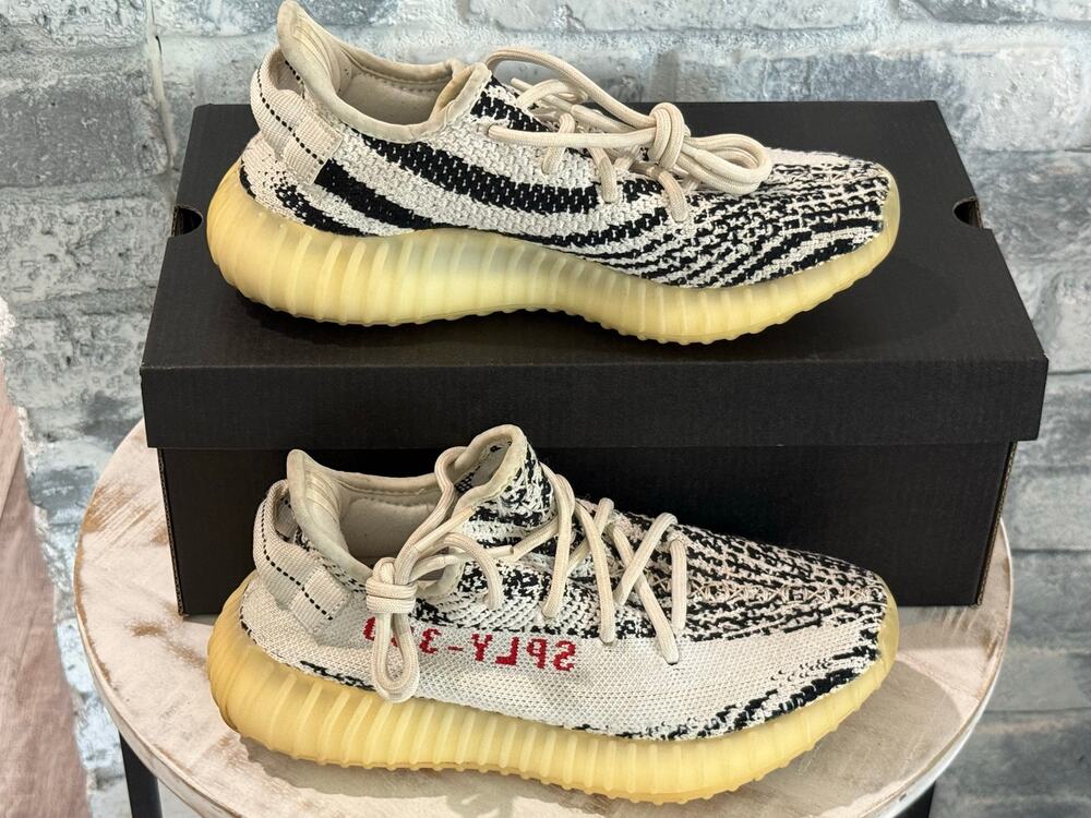 Yeezy 350 Boost Zebra Size 4.5 CP9654